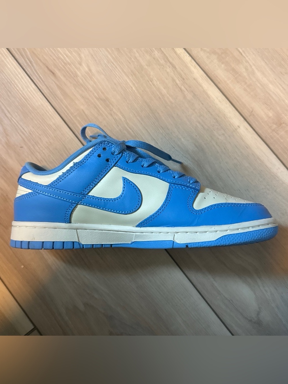Nike Men's Size 8 Low-Top Sneakers in Blue and White